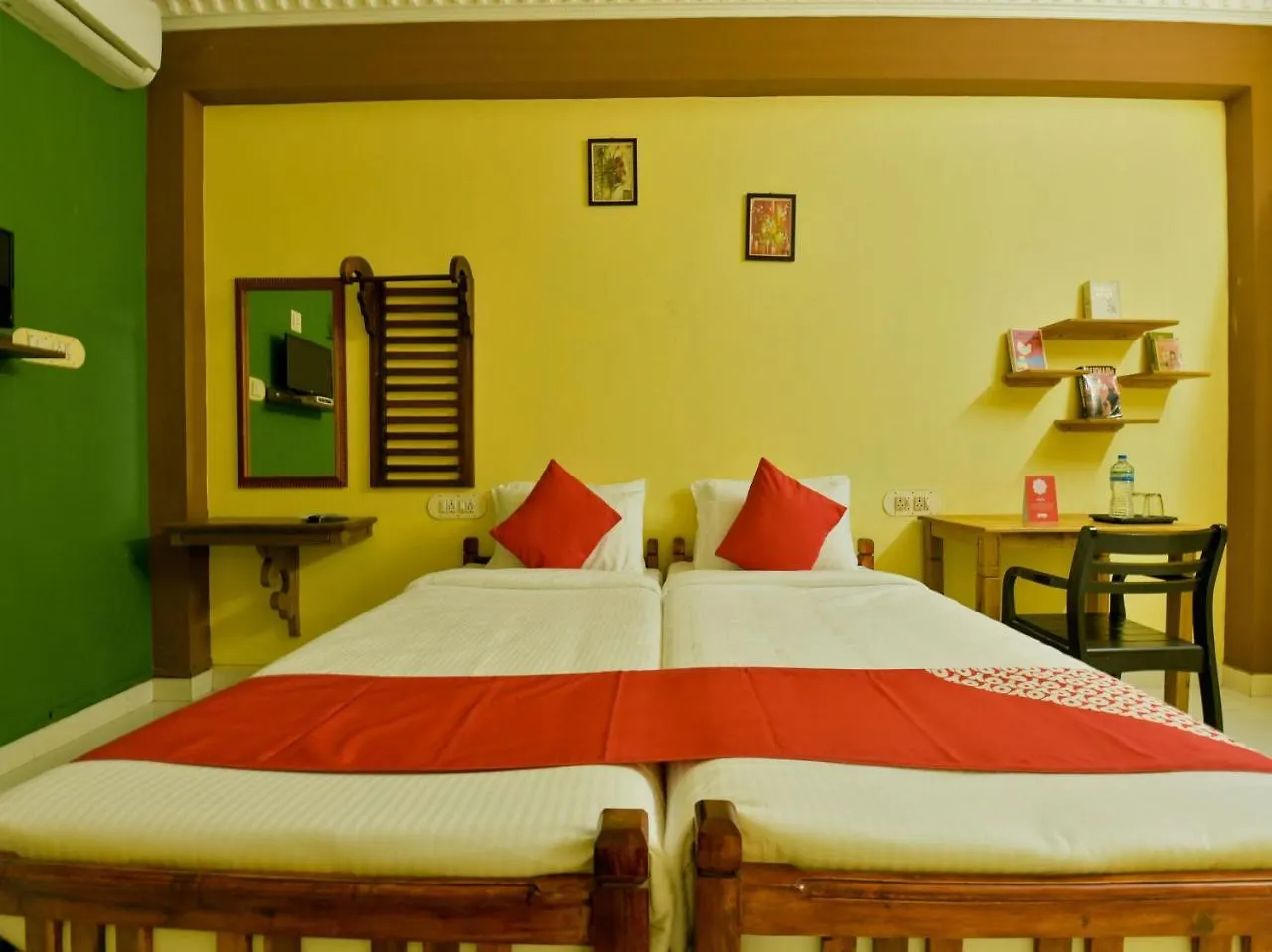 Oyo 14342 Happy Rooms Alappuzha 0*,  India